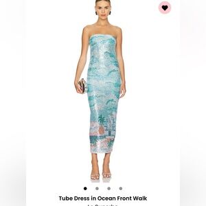 Le superbe tube dress in ocean front walk